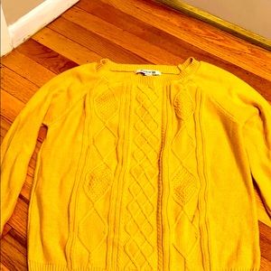 Cable knit Yellow sweater